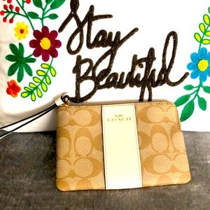 Coach classic wristlet